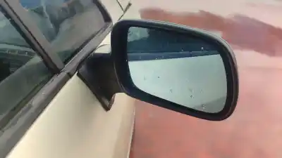 Vehicul casat peugeot 407 sw st confort al anului 2001 alimentat 3fz