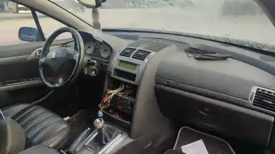 Vehicul casat peugeot 407 sw st confort al anului 2001 alimentat 3fz