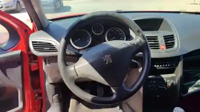 Vehicul casat peugeot 207 confort al anului 2001 alimentat kfv