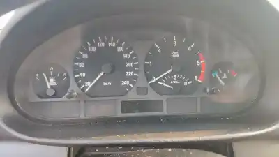 Veículo de Sucata bmw serie 3 berlina (e46) 320d do ano 2001 alimentado 204d1