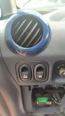 Veicolo di demolizione peugeot 1007 dolce dell'anno 2001 alimentato nfu