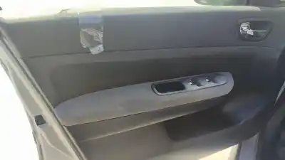 Veículo de Sucata PEUGEOT 307 (S1) XR Clim Plus do ano 2001 alimentado 