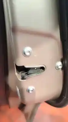 Veículo de Sucata chevrolet captiva 2.0 vcdi lt do ano 2001 alimentado z20s