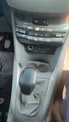 Veicolo di demolizione peugeot 208 active dell'anno 2012 alimentato 8f01