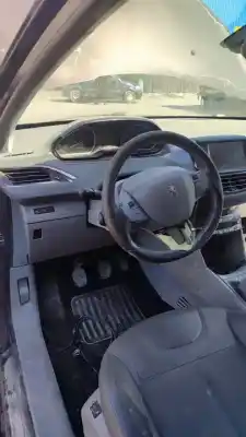 Veicolo di demolizione peugeot 208 active dell'anno 2012 alimentato 8f01