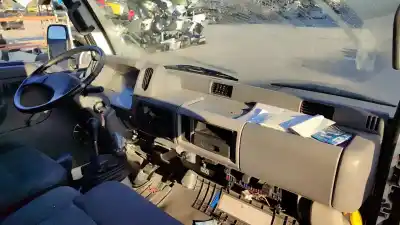 Veicolo di demolizione nissan cabstar e cabina simple cabina individual dell'anno 2001 alimentato td27