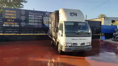 Veicolo di demolizione nissan cabstar e cabina simple cabina individual dell'anno 2001 alimentato td27