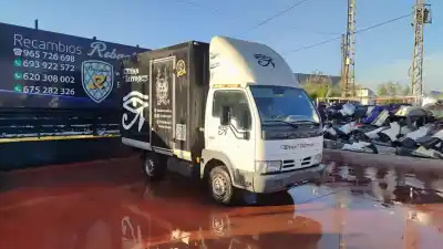 Veicolo di demolizione nissan cabstar e cabina simple cabina individual dell'anno 2001 alimentato td27