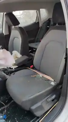 Veículo de Sucata seat arona fr do ano 2018 alimentado dkr