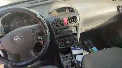 Veículo de Sucata opel combo familiar do ano 2001 alimentado y17dtl