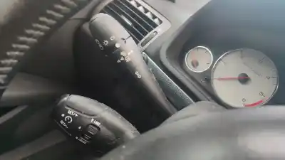 Veículo de Sucata peugeot 407 sw premium do ano 2001 alimentado rhr