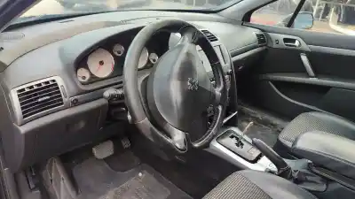 Veículo de Sucata peugeot 407 sw premium do ano 2001 alimentado rhr