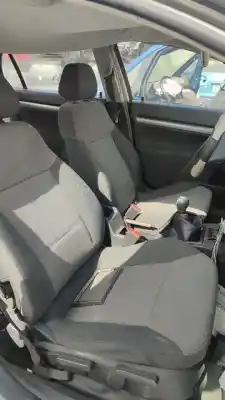 Sloopvoertuig OPEL VECTRA C BERLINA Club van het jaar 2001 aangedreven Y22DTR