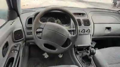 Scrapping Vehicle renault laguna (b56) 1.6 16v rt of the year 2001 powered k4m720