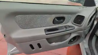 Scrapping Vehicle renault laguna (b56) 1.6 16v rt of the year 2001 powered k4m720