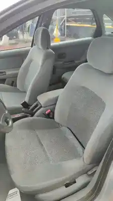 Scrapping Vehicle renault laguna (b56) 1.6 16v rt of the year 2001 powered k4m720