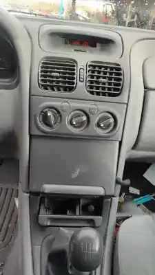 Scrapping Vehicle renault laguna (b56) 1.6 16v rt of the year 2001 powered k4m720