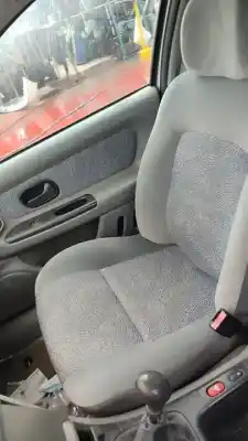 Scrapping Vehicle renault laguna (b56) 1.6 16v rt of the year 2001 powered k4m720