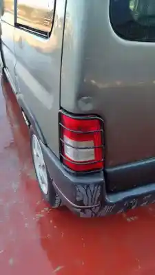 Veicolo di demolizione peugeot partner (s2) combi plus dell'anno 2001 alimentato 9hxdv6ated4