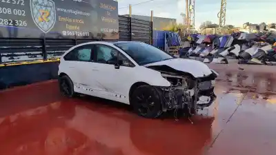 Sloopvoertuig citroen c4 berlina collection van het jaar 2001 aangedreven 9hy