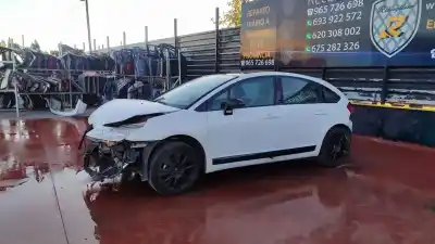 Sloopvoertuig citroen c4 berlina collection van het jaar 2001 aangedreven 9hy