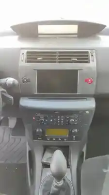 Sloopvoertuig citroen c4 berlina collection van het jaar 2001 aangedreven 9hy