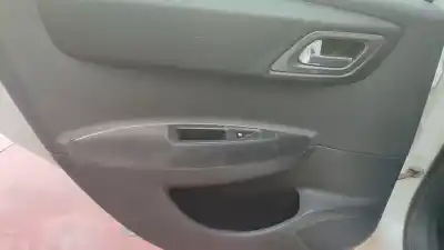 Sloopvoertuig citroen c4 berlina collection van het jaar 2001 aangedreven 9hy