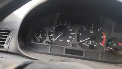 Veículo de Sucata bmw serie 3 berlina (e46) 320d do ano 2001 alimentado 204d1