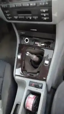 Veículo de Sucata bmw serie 3 berlina (e46) 320d do ano 2001 alimentado 204d1