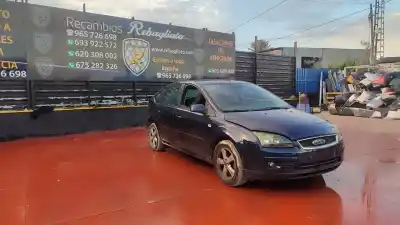 Veículo de Sucata ford focus berlina (cap) ambiente (d) do ano 2001 alimentado q8da