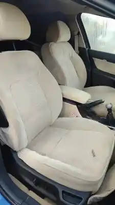 Veículo de Sucata peugeot 407 sw premium do ano 2001 alimentado rhr