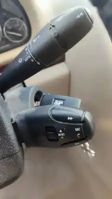 Veículo de Sucata peugeot 407 sw premium do ano 2001 alimentado rhr