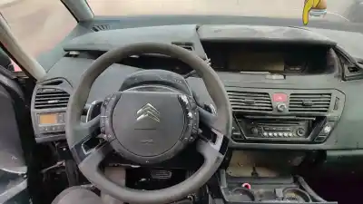 Vehicul casat citroen c4 picasso exclusive al anului 2001 alimentat d-rhj