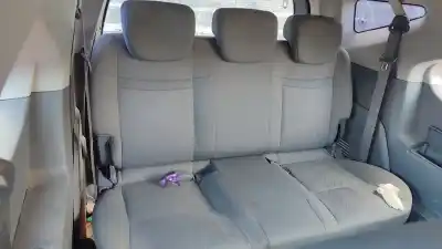 Здавання транспортного засобу ssangyong rodius xdi року 2001 потужний d27dt