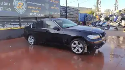 Veículo de Sucata BMW SERIE 3 BERLINA (E90) 325i do ano 2001 alimentado N52B25A