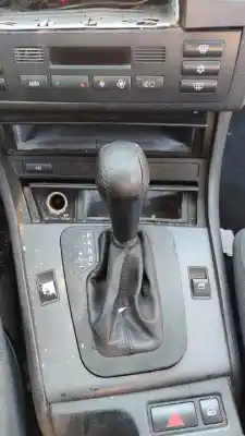 Veículo de Sucata bmw serie 3 berlina (e46) 320d do ano 2001 alimentado 204d1