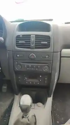 Утилизация автомобиля renault clio ii fase ii (b/cb0) base authentique 75 cv / 55 kw года 2001 питание g/ d4f b7