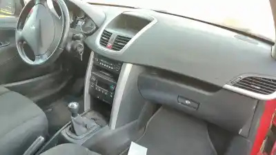 Vehicul casat peugeot 207 sport al anului 2001 alimentat kfu