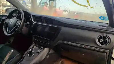 Veículo de Sucata toyota auris hybrid active do ano 2016 alimentado 2zr