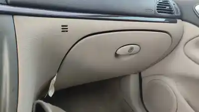 Véhicule à la ferraille citroen c5 berlina premier de l'année 2001 alimenté 9hz