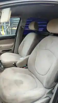 Véhicule à la ferraille citroen c5 berlina premier de l'année 2001 alimenté 9hz