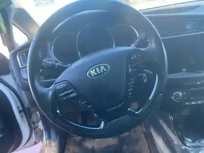 Veículo de Sucata kia cee´d concept 99 cv / 73 kw do ano 2016 alimentado g4lc