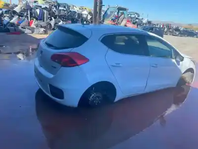 Veículo de Sucata kia cee´d concept 99 cv / 73 kw do ano 2016 alimentado g4lc