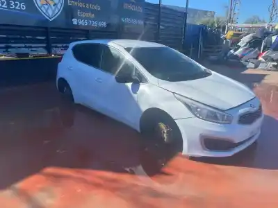 Veículo de Sucata kia cee´d concept 99 cv / 73 kw do ano 2016 alimentado g4lc