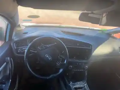 Veículo de Sucata kia cee´d concept 99 cv / 73 kw do ano 2016 alimentado g4lc