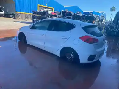 Veículo de Sucata kia cee´d concept 99 cv / 73 kw do ano 2016 alimentado g4lc
