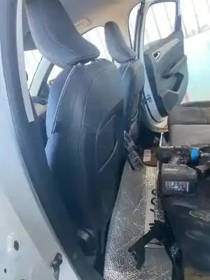 Veículo de Sucata kia cee´d concept 99 cv / 73 kw do ano 2016 alimentado g4lc