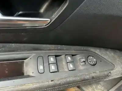 Veicolo di demolizione peugeot 3008 active dell'anno 2023 alimentato hn05