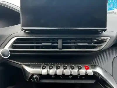 Veicolo di demolizione peugeot 3008 active dell'anno 2023 alimentato hn05