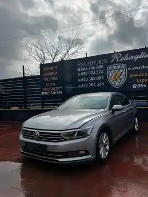 Veículo de Sucata volkswagen passat lim. (3g2) advance bmt do ano 2017 alimentado dfgc